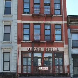 Bowery Grand Хостел